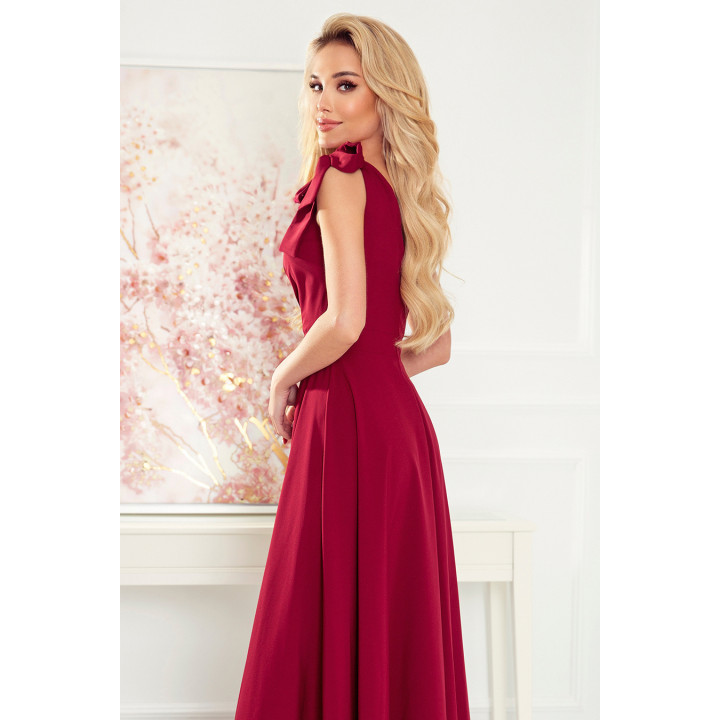 ELENA Dlouhé šaty s výstřihem a vázáním na ramenou - BORDOVÉ
