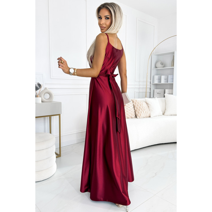 JULIET elegantní dlouhé saténové šaty s výstřihem a rozparkem na noze  - BORDOVÉ