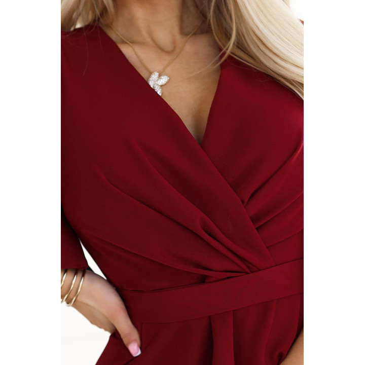JENNIFER dlouhé šaty s rozparkem na noze, rukávem a výstřihem - BORDÓ