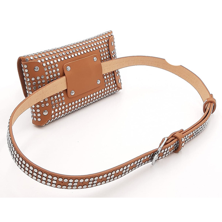 Hnědá dámská ledvinka s cvočky