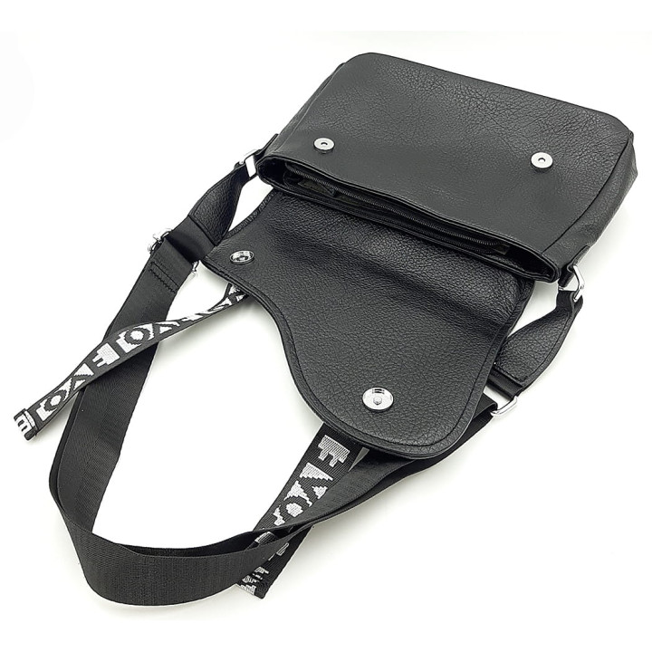 Černá taška přes rameno s popruhem z plátna