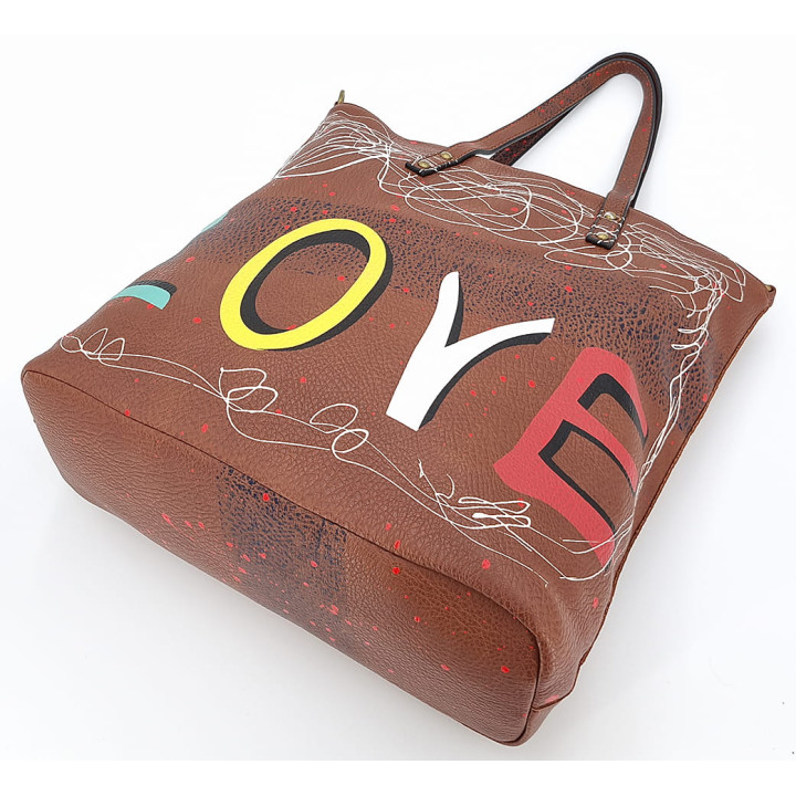 Hnědá klasická dámská kabelka LOVE přes rameno