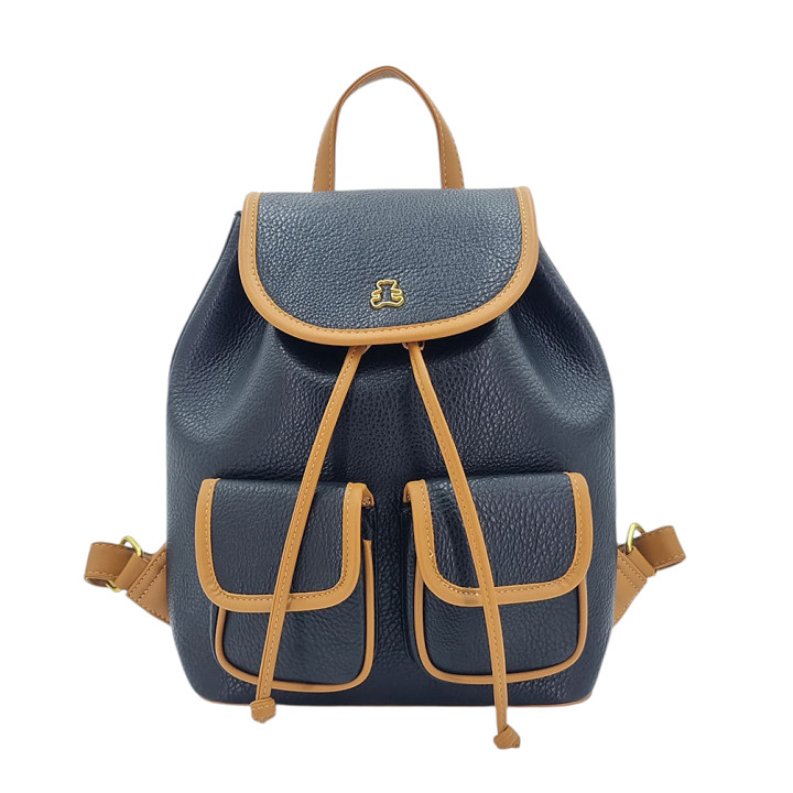 Černý prostorný dámský batoh s klopou LULU CASTAGNETTE