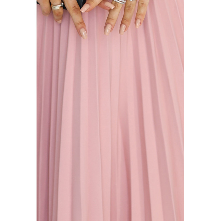 LILA Klasická plisovaná sukně s krátkými rukávy a páskem – PUDROVÁ RŮŽOVÁ