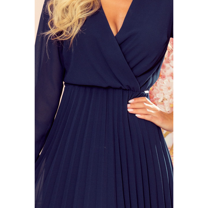 ISABELLE Plisovaná sukně s výstřihem a dlouhými rukávy – NÁMOŘNICKÁ MODRÁ